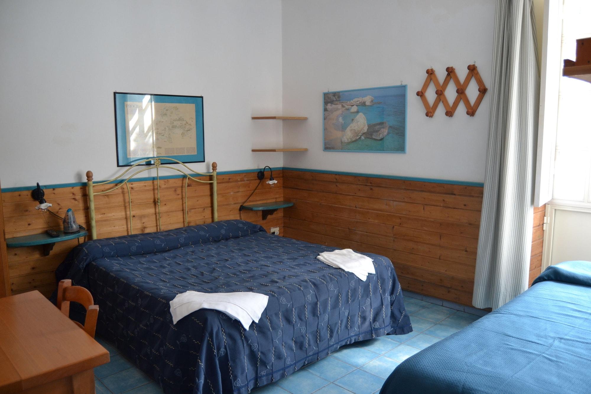 Piccolo Tirreno Hotel Residence Procida Exterior foto