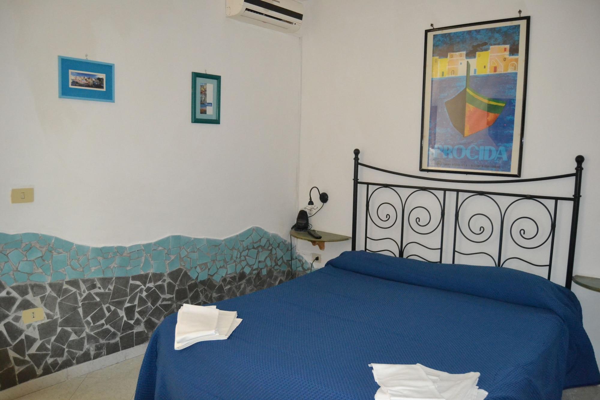 Piccolo Tirreno Hotel Residence Procida Exterior foto