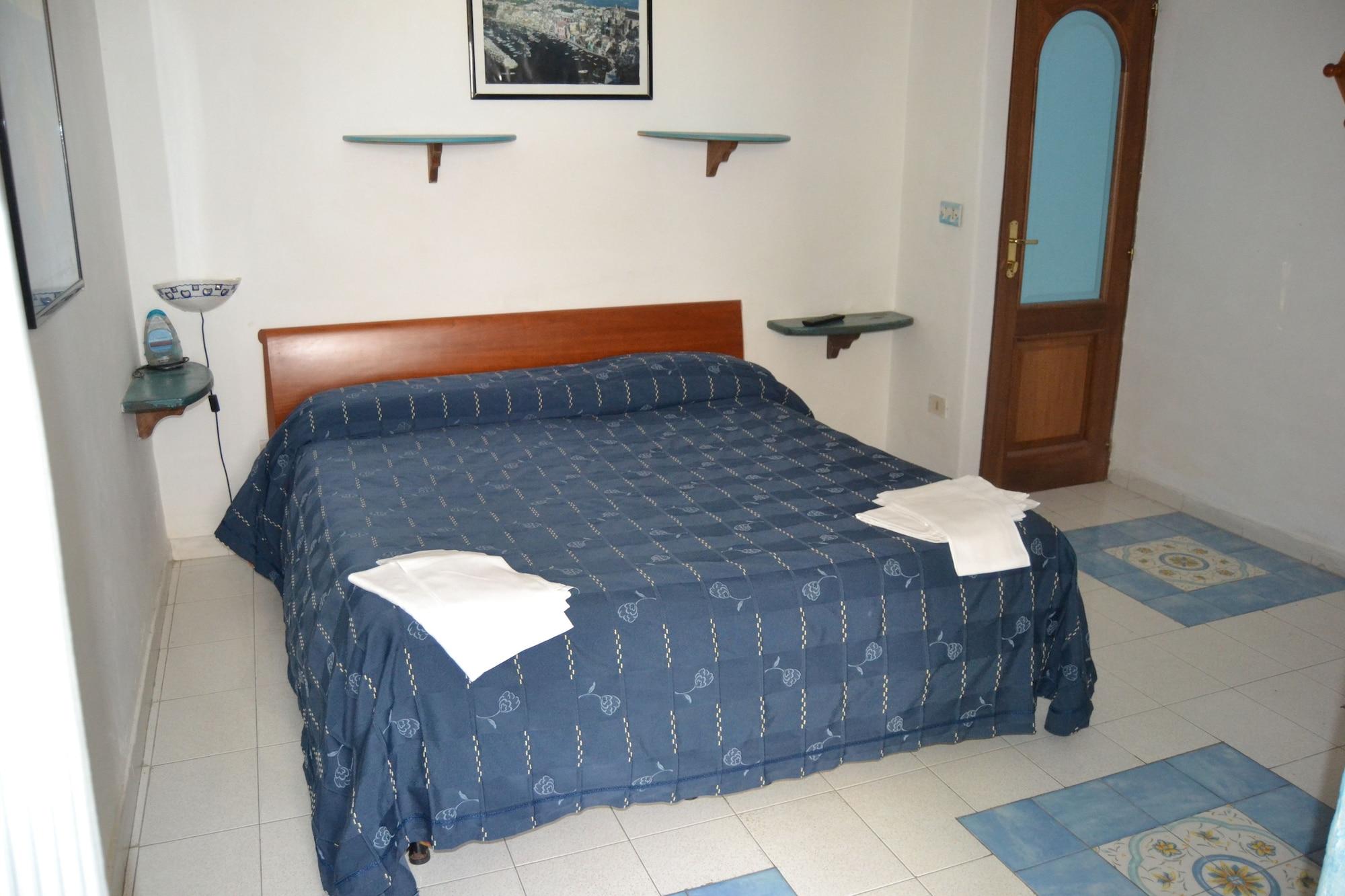Piccolo Tirreno Hotel Residence Procida Exterior foto