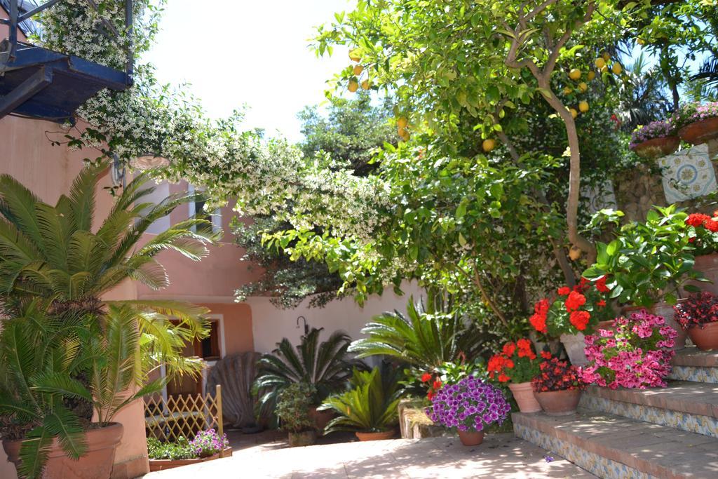 Piccolo Tirreno Hotel Residence Procida Exterior foto