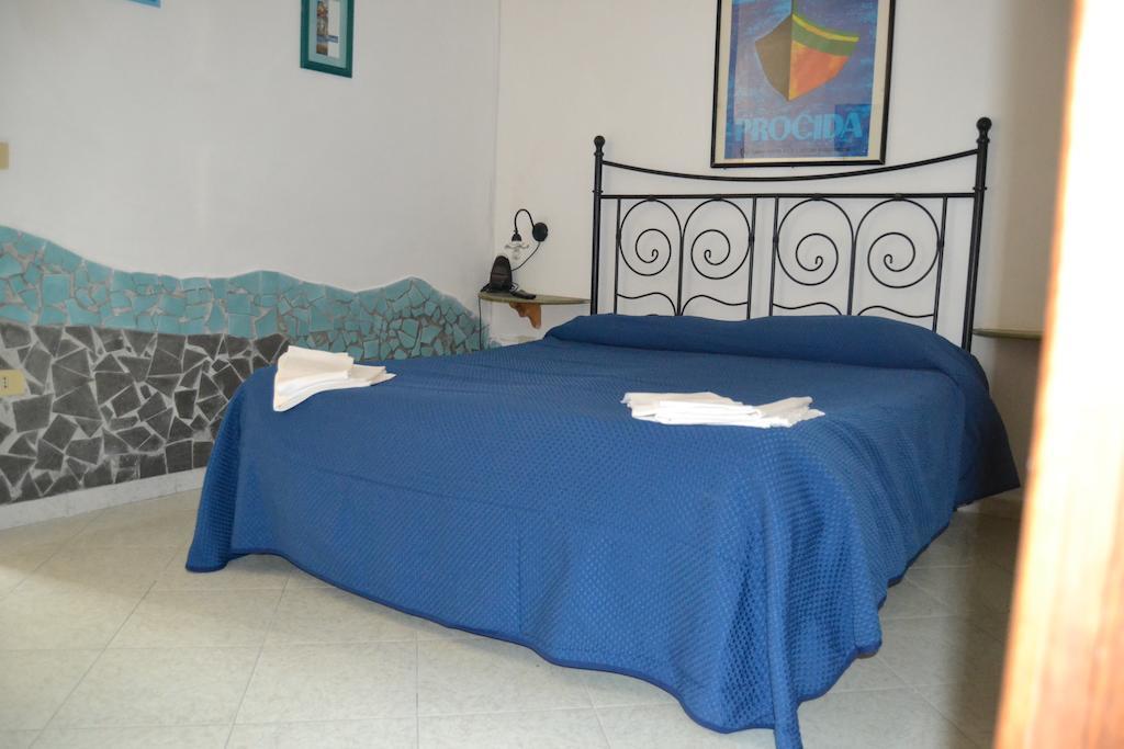 Piccolo Tirreno Hotel Residence Procida Cameră foto